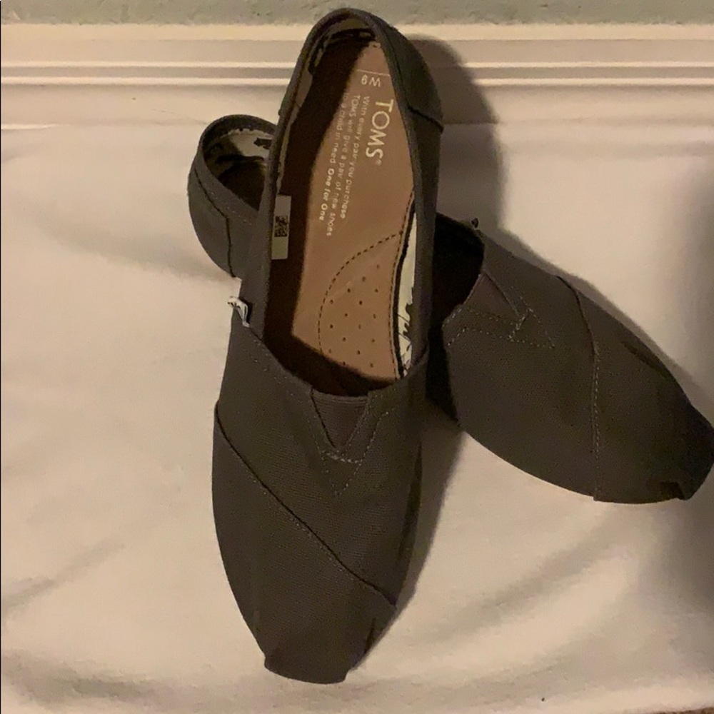 TOMS slip ons